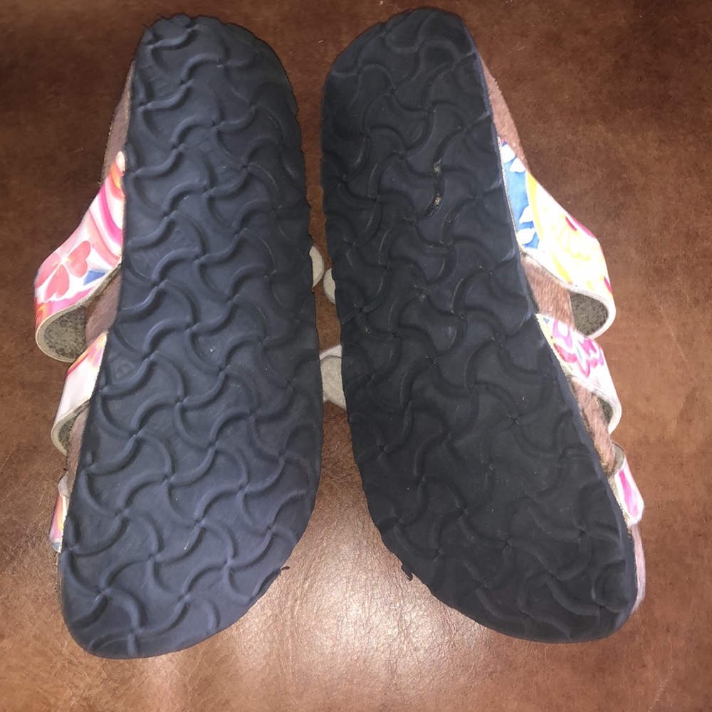 Sandals - Picture 3 of 3